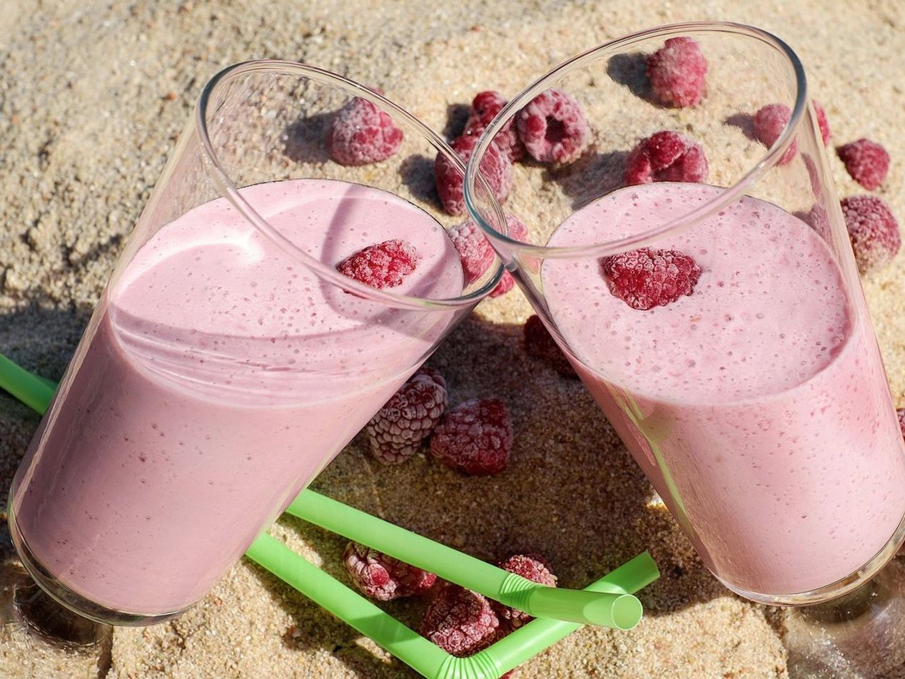 Fresas y arándanos